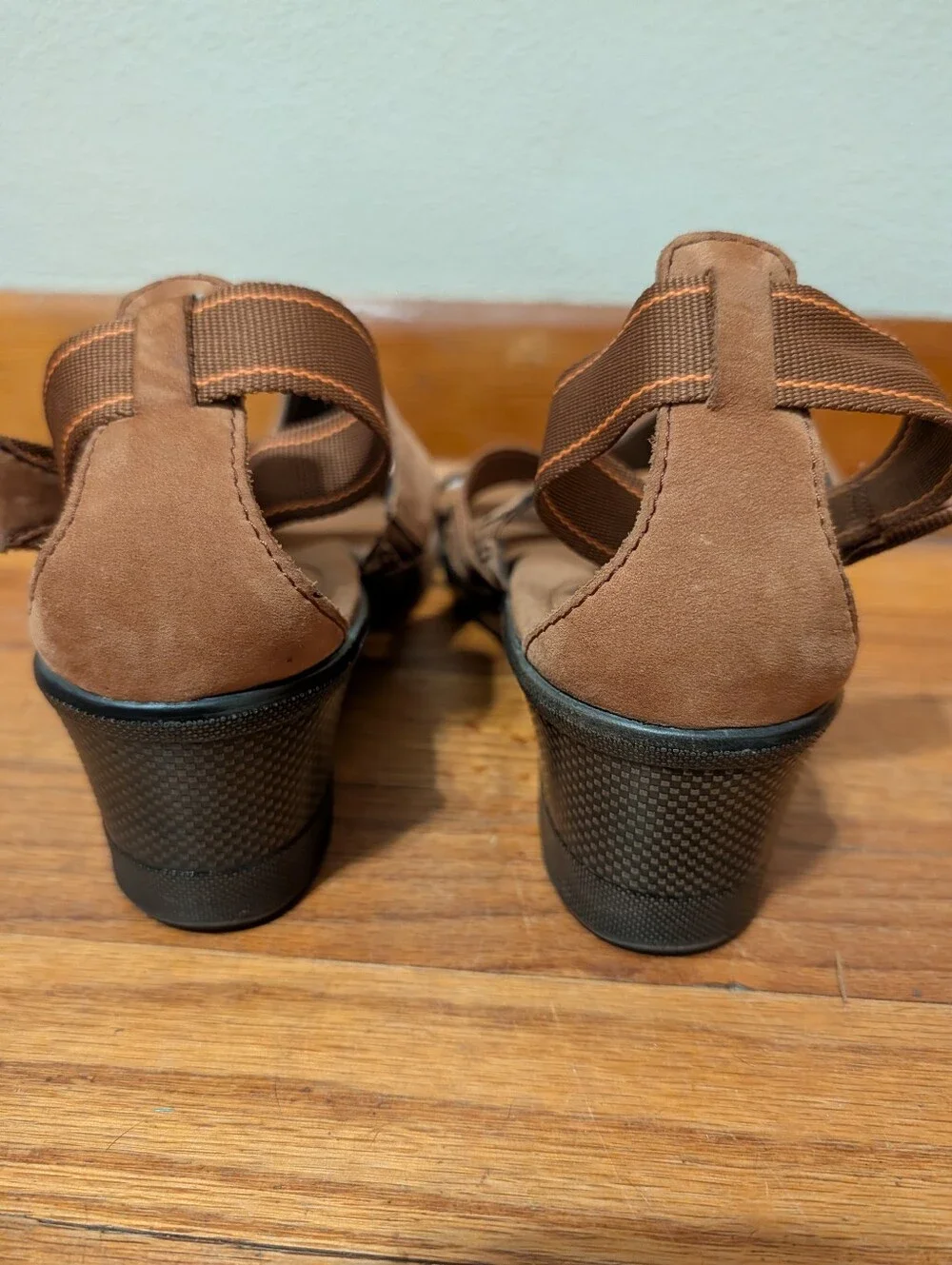 Keen Skyline Nubuck Tab And Brown Leather Wedge Sandals